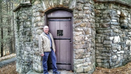 Pergatory Chasm Stone Building
